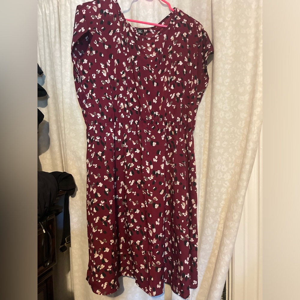 SHEIN Curve Floral Top - Burgundy and Black